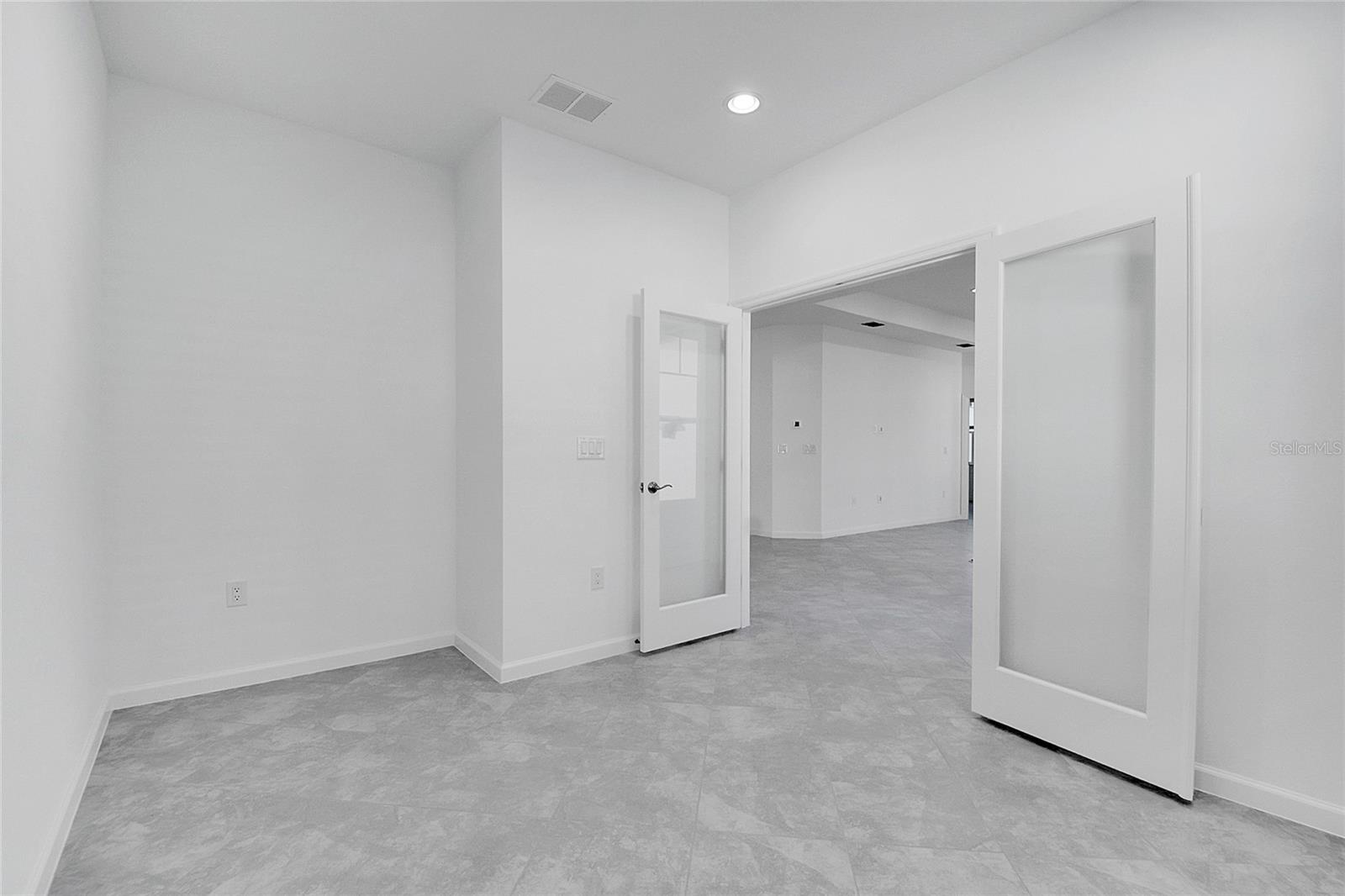 LATITUDE/DAYTONA BEACH PH 1 - Residential Lease