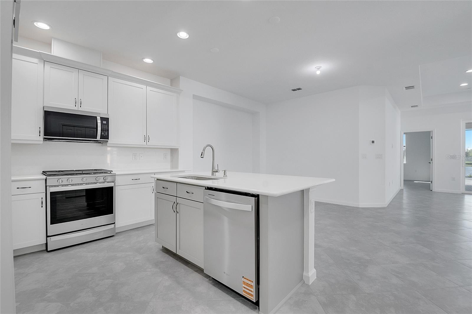 LATITUDE/DAYTONA BEACH PH 1 - Residential Lease