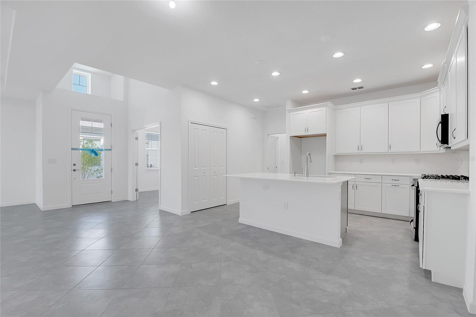 LATITUDE/DAYTONA BEACH PH 1 - Residential Lease