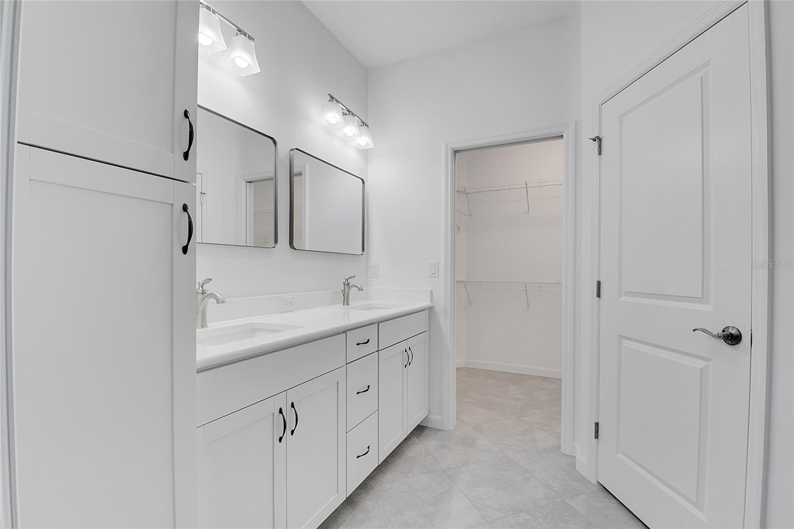 LATITUDE/DAYTONA BEACH PH 1 - Residential Lease