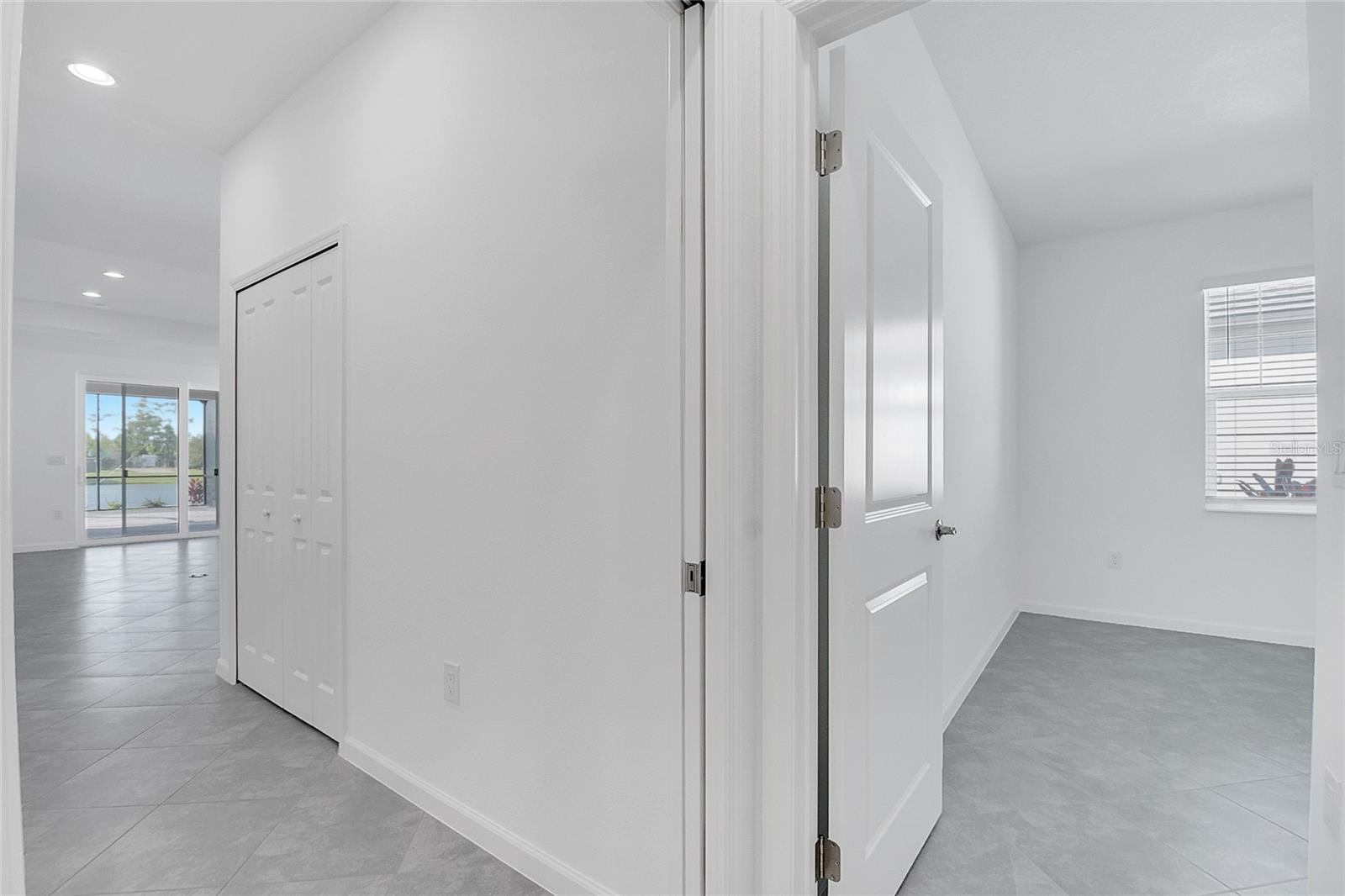 LATITUDE/DAYTONA BEACH PH 1 - Residential Lease