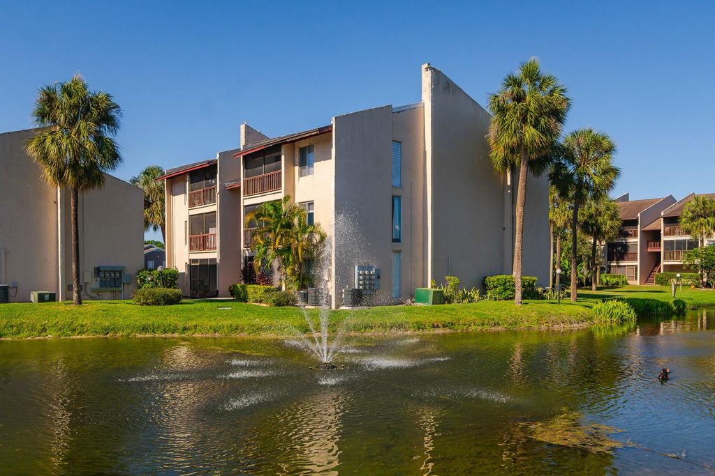 Photo of 8602 Champlain Court #93, Tampa, FL 33614 (MLS # TB8509398)