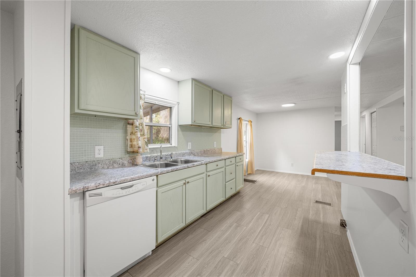 UN 4/THE MDWS - Residential