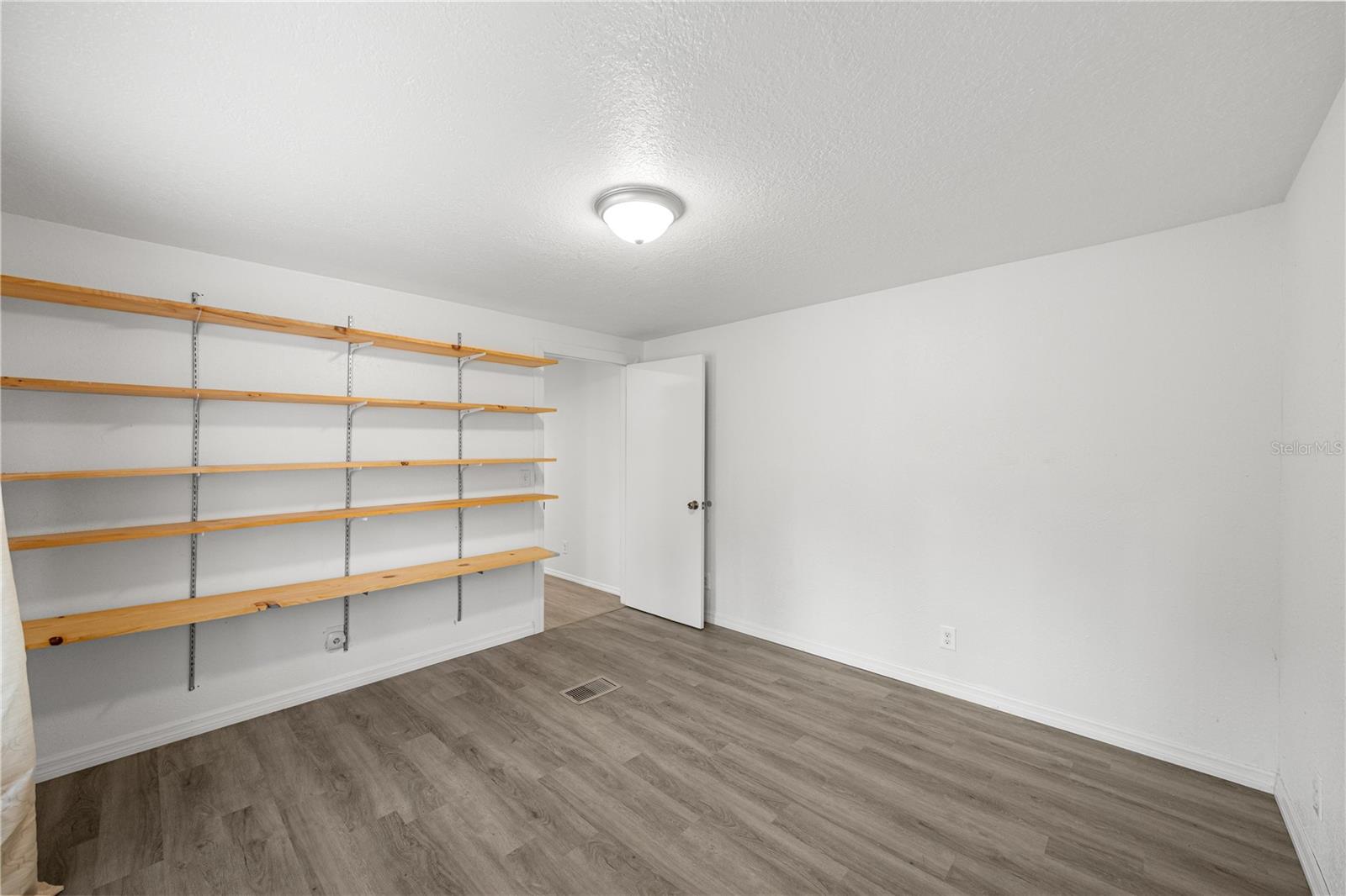 UN 4/THE MDWS - Residential