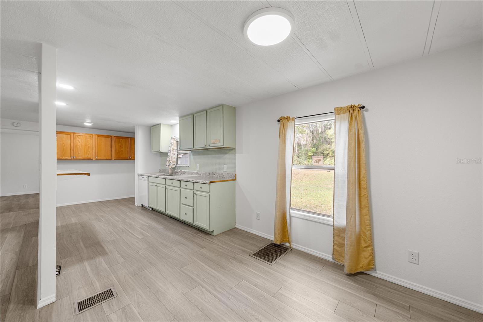 UN 4/THE MDWS - Residential