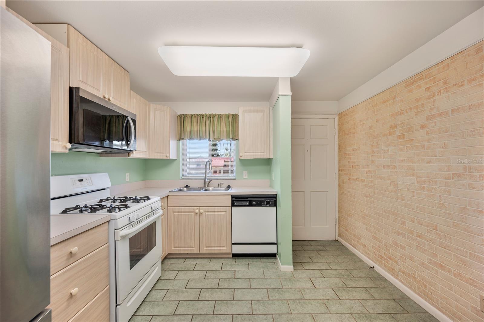 ORCHID SPGS VILL 400 SAN MIGUEL - Residential