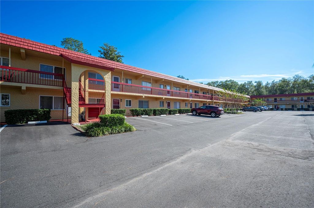 Photo of 400 El Camino Drive #202, Winter Haven, FL 33884 (MLS # P4937331)