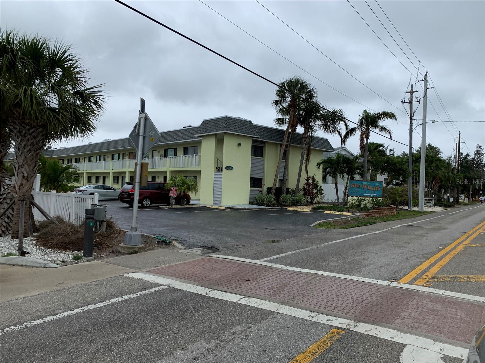 6703 MIDNIGHT PASS ROAD 206