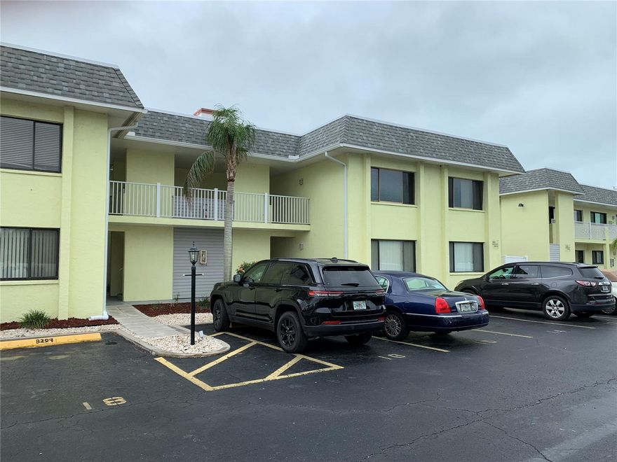 Sea Winds 2nd floor condominium that resides near the south village and crescent beach. Completely updated with beautiful wood look tile flooring throughout, newer kitchen cabinets, granite countertops, tray ceiling, stainless steel appliances and closet pantry. Wainscoating and chair railing in the dinning area and ship lapped wood wall in master bedroom add a bit of beachy charm that is warm and cozy. This one bedroom unit offers an affordable retreat on Siesta Key thats accessable to the beach and close to shopping areas with a plethora of restaurants to choose from. What a great way to get away from it all in sunny Sarasota, Florida.