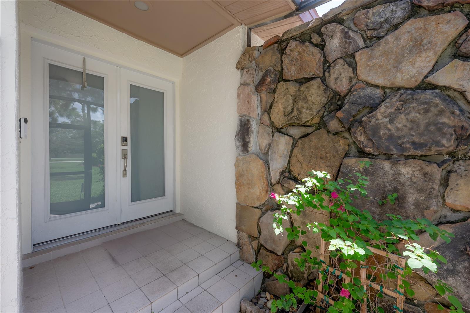 13851 LAKE POINT DRIVE