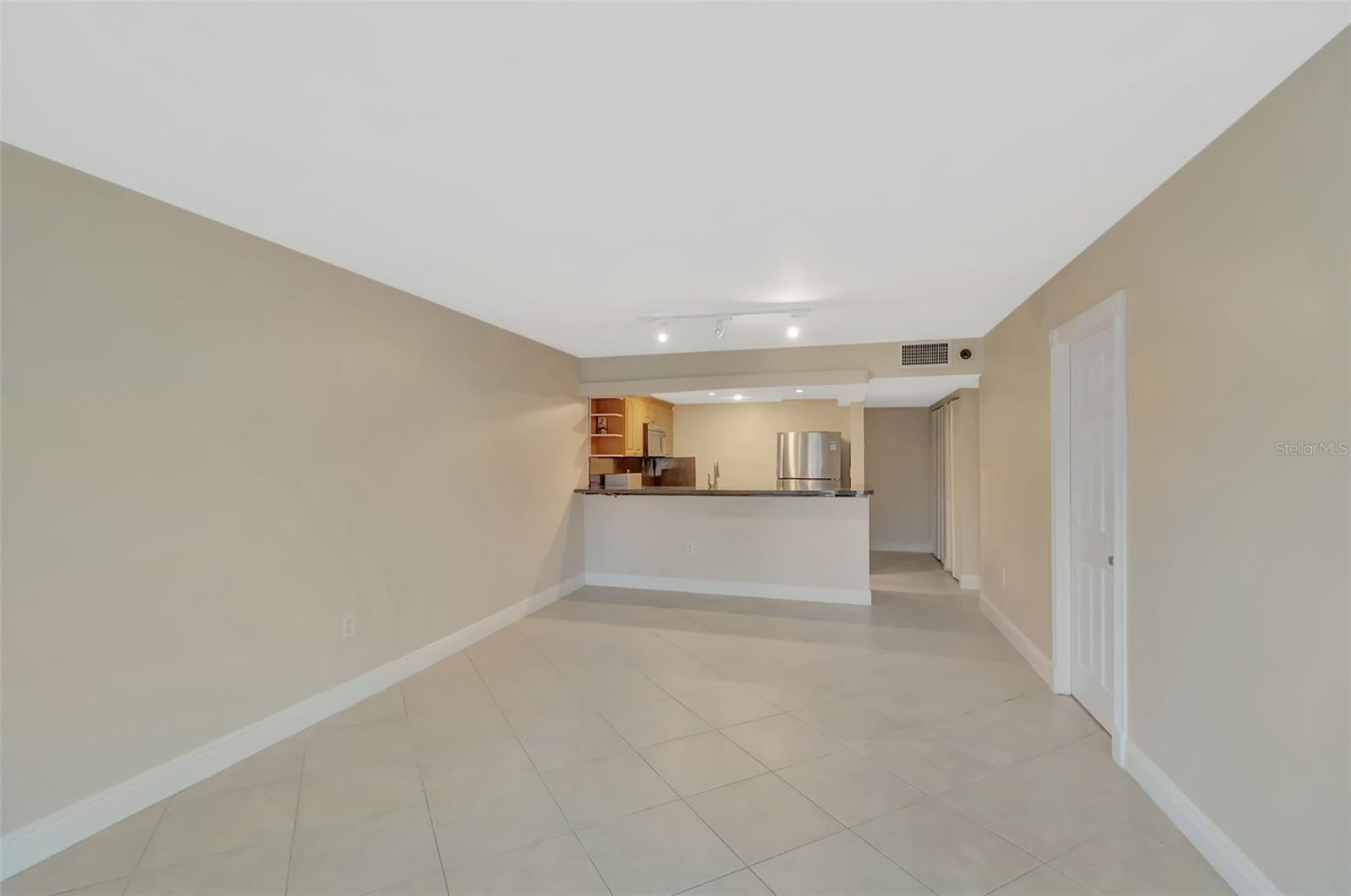 345 OCEAN DRIVE 305