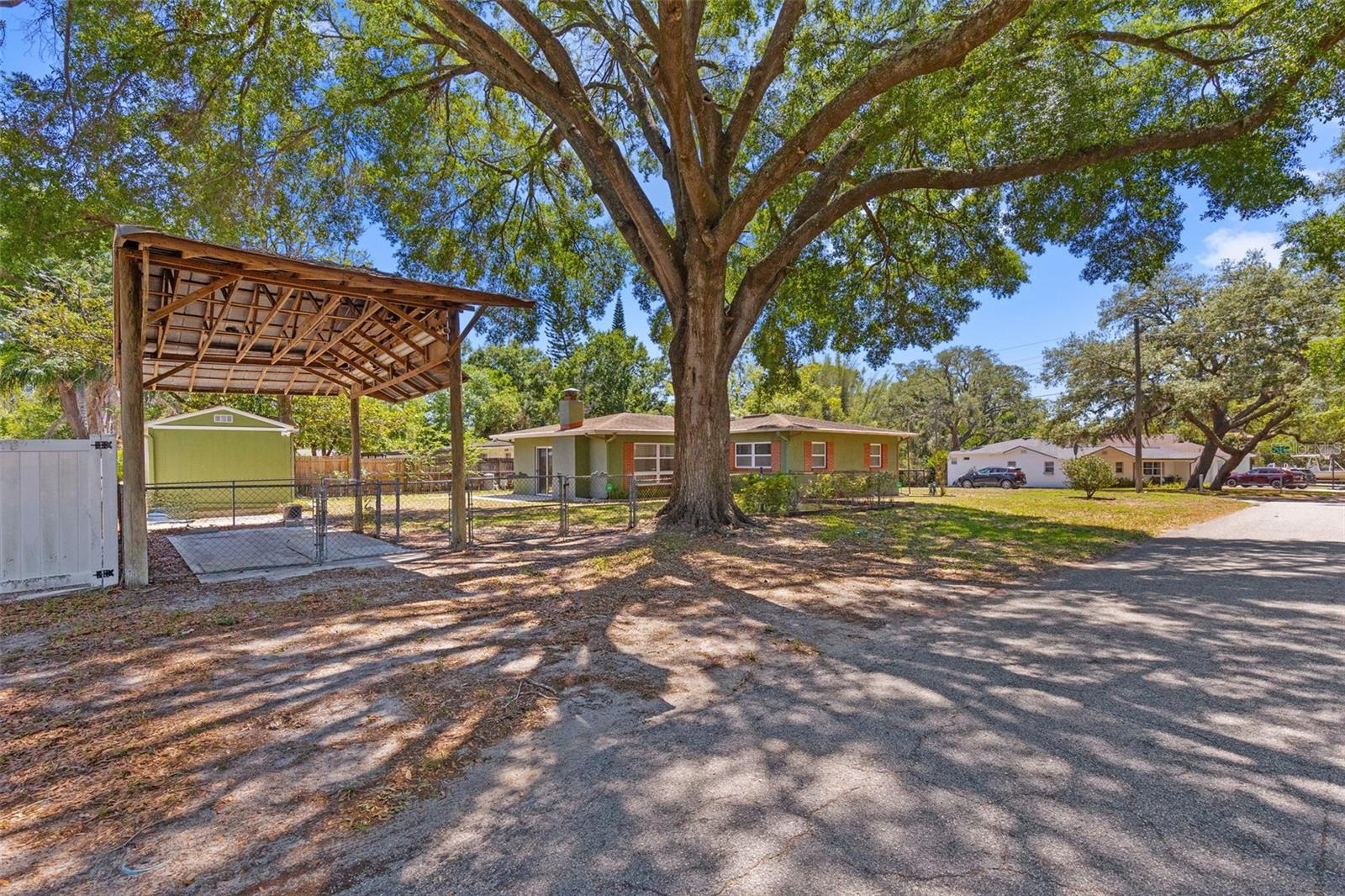 TAMPAS NORTH SIDE CNTRY CL - Residential