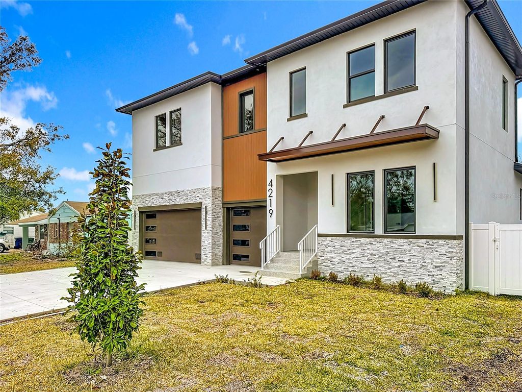 Photo of 4219 W Bay View Avenue, Tampa, FL 33611 (MLS # TB8434544)