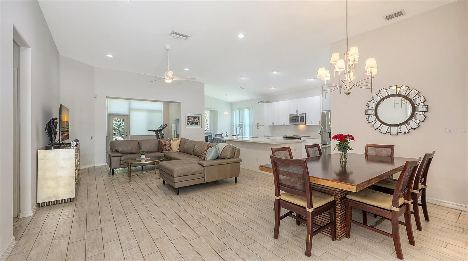 6721 OAK MANOR DRIVE