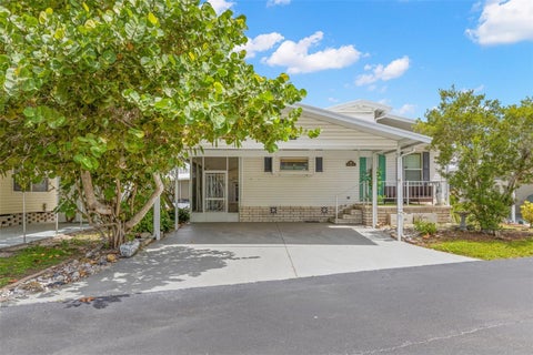 Photo of 357 Mount Saxon Avenue NE #323, St Petersburg, FL 33702 (MLS # TB8543323)
