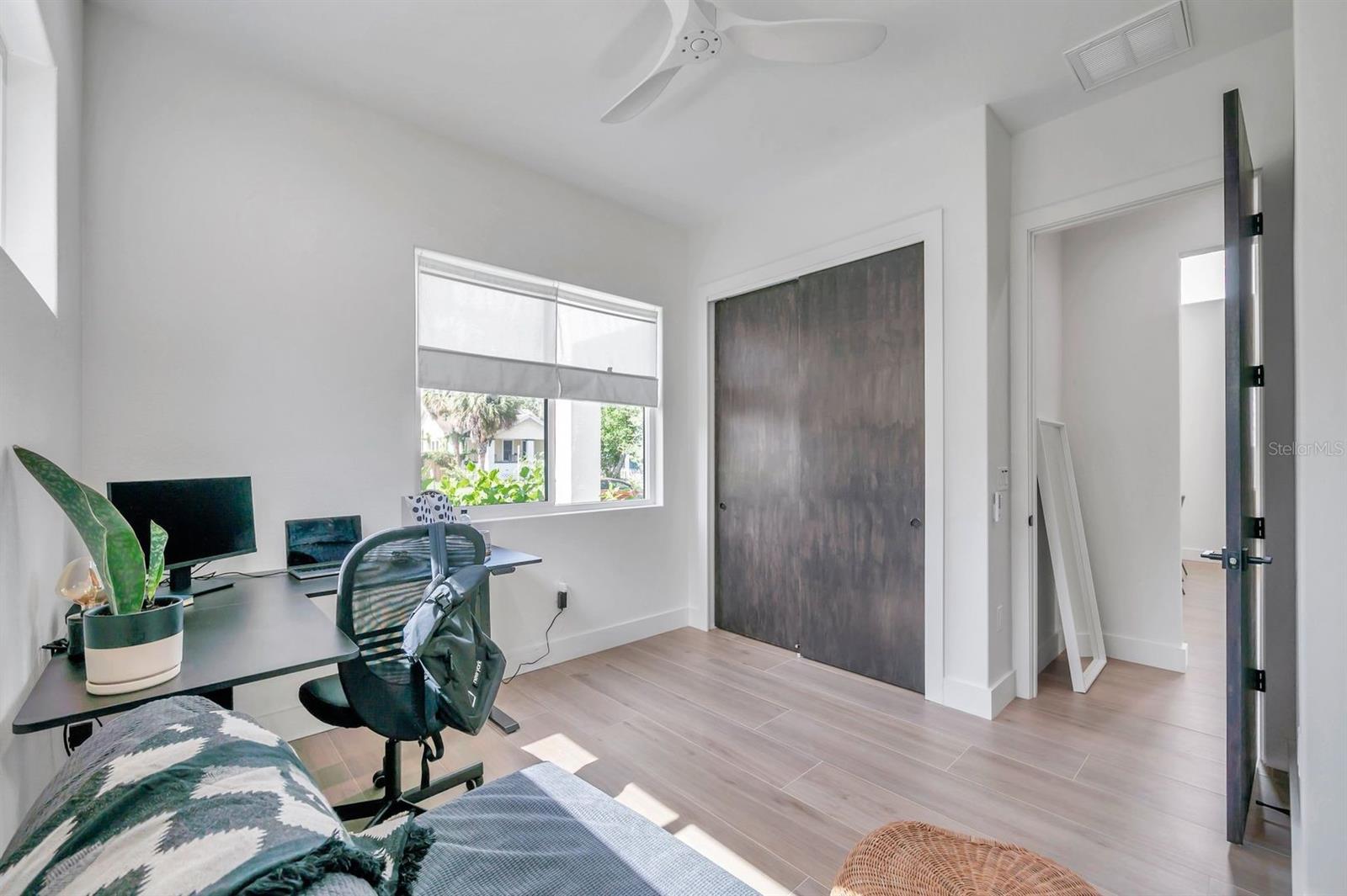 ST PETERSBURG INVESTMENT CO SUB - Residential Lease