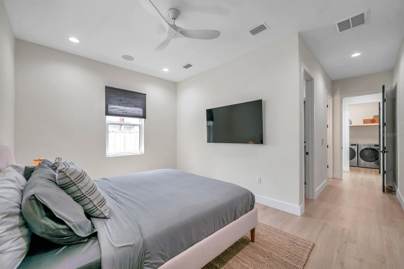 ST PETERSBURG INVESTMENT CO SUB - Residential Lease