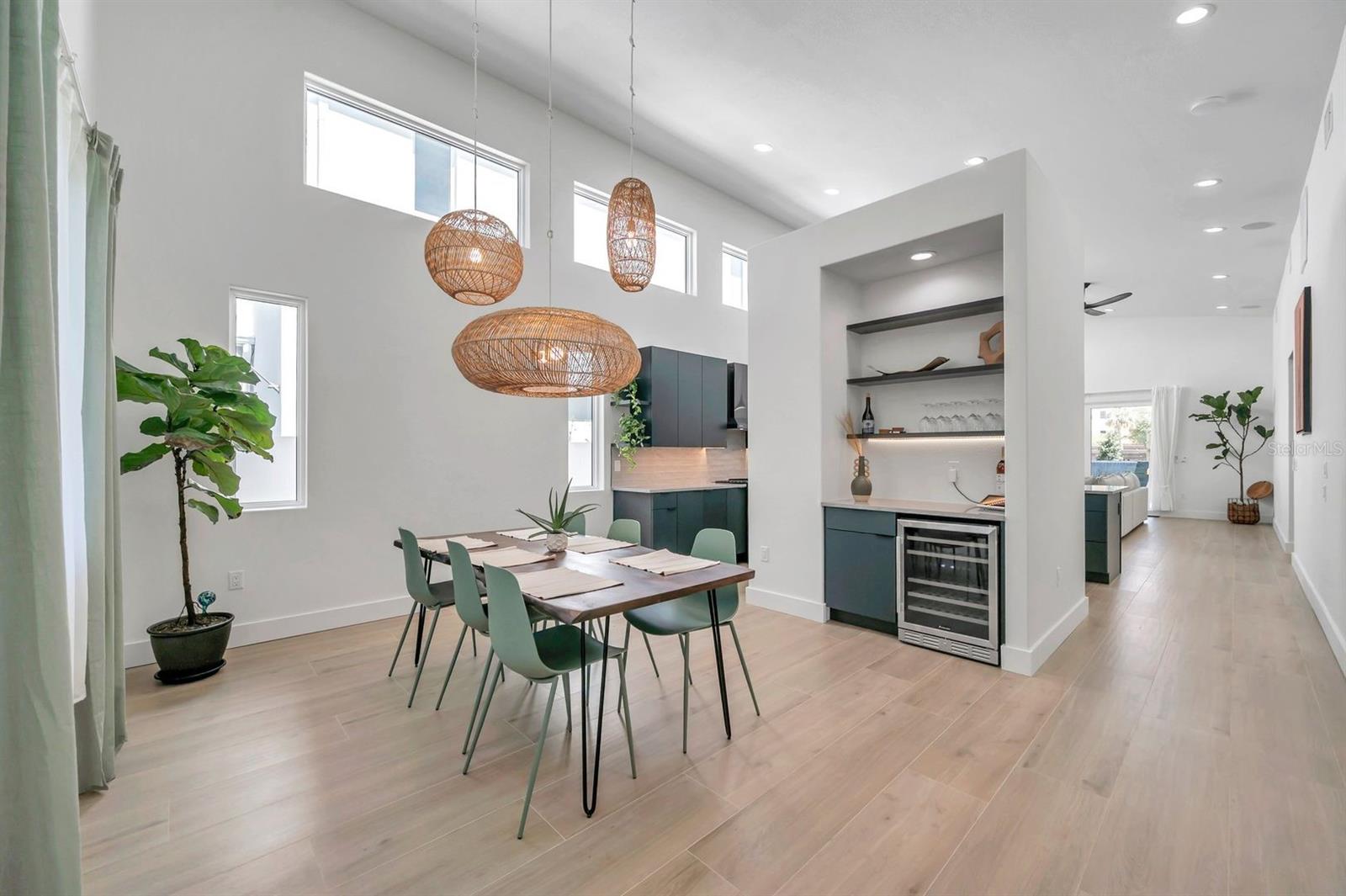 ST PETERSBURG INVESTMENT CO SUB - Residential Lease