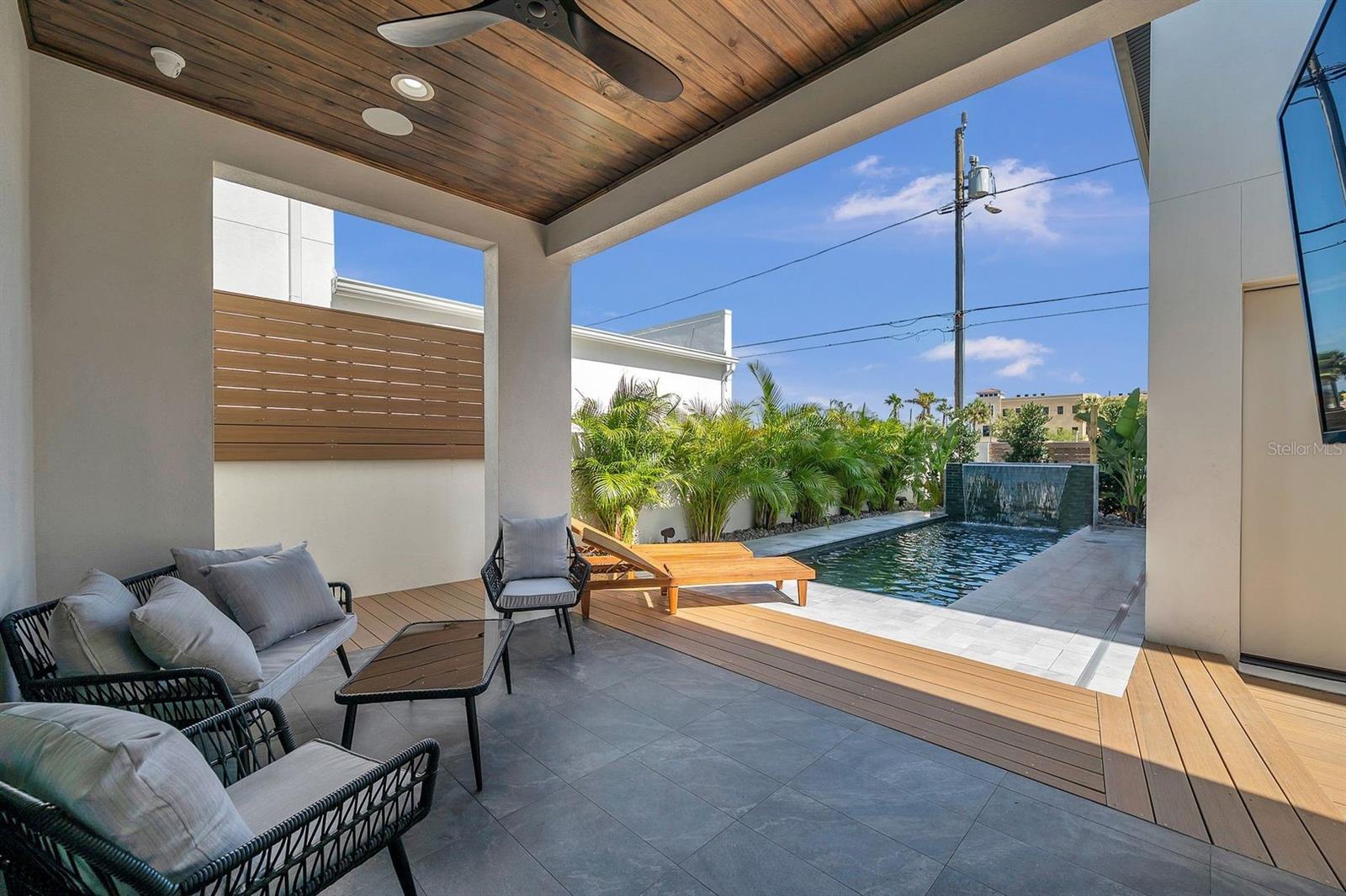 ST PETERSBURG INVESTMENT CO SUB - Residential Lease