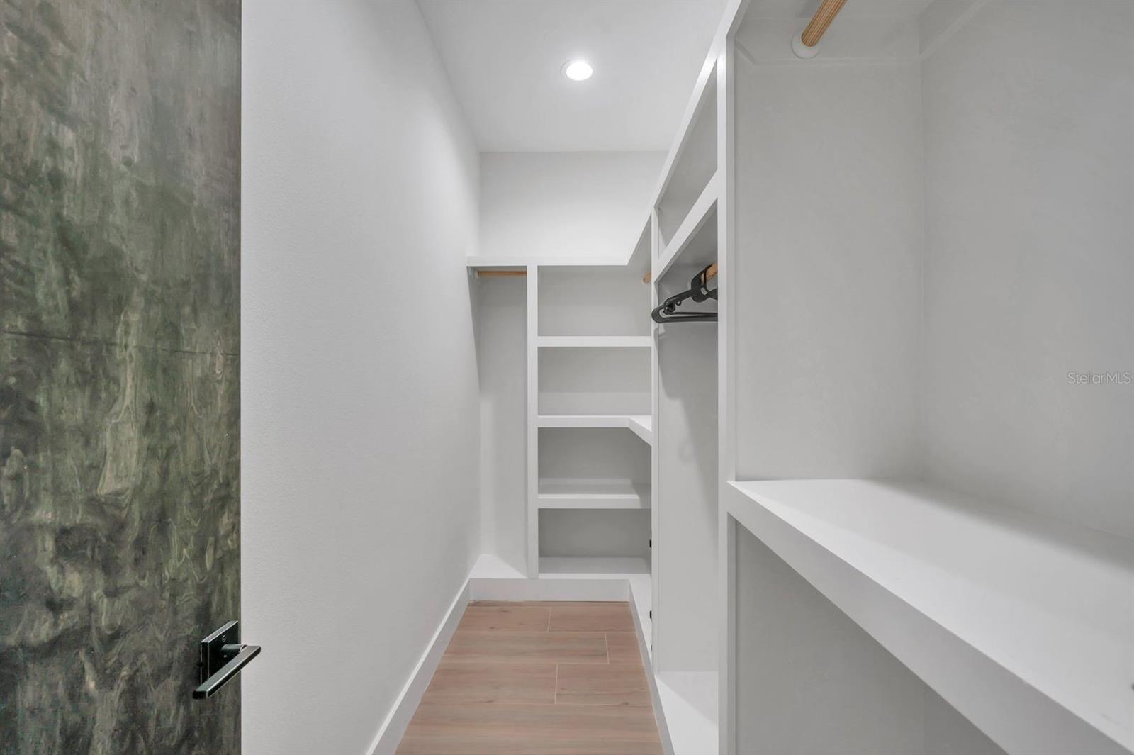 ST PETERSBURG INVESTMENT CO SUB - Residential Lease