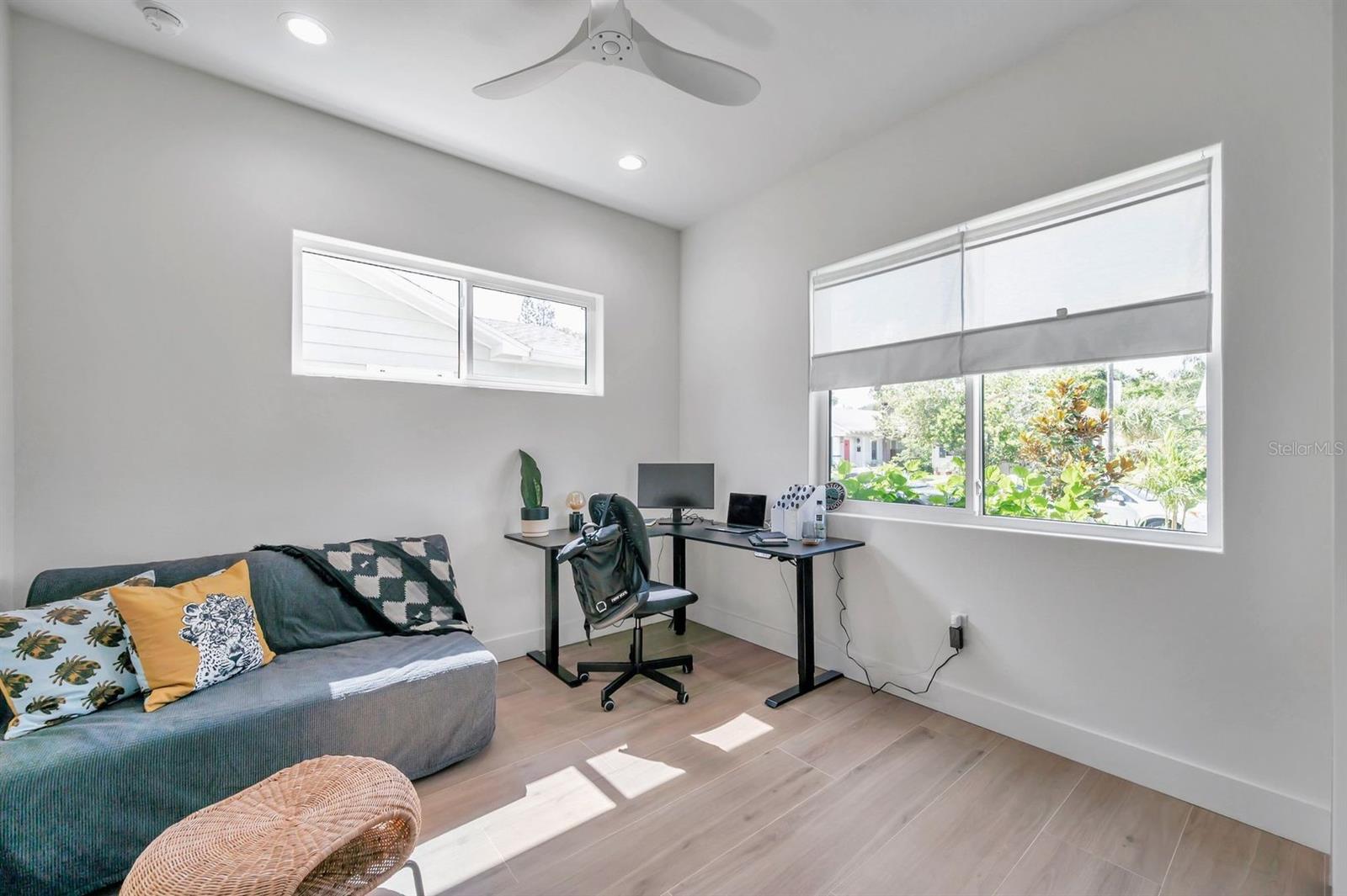 ST PETERSBURG INVESTMENT CO SUB - Residential Lease