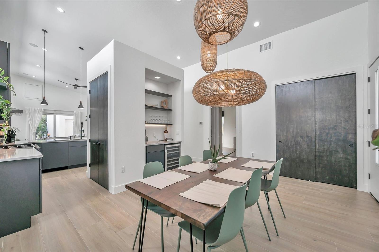 ST PETERSBURG INVESTMENT CO SUB - Residential Lease