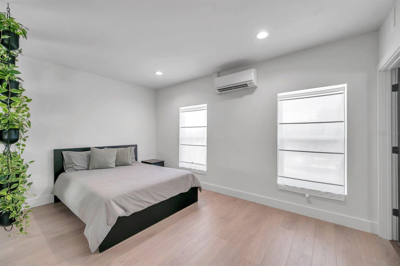 ST PETERSBURG INVESTMENT CO SUB - Residential Lease