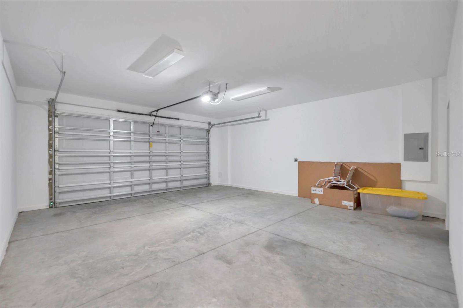 ST PETERSBURG INVESTMENT CO SUB - Residential Lease