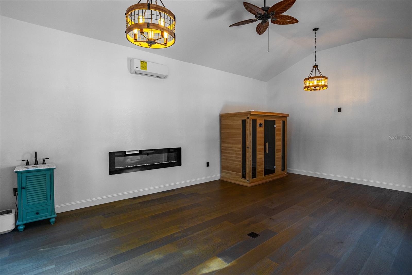 CRANES ROOST - Residential