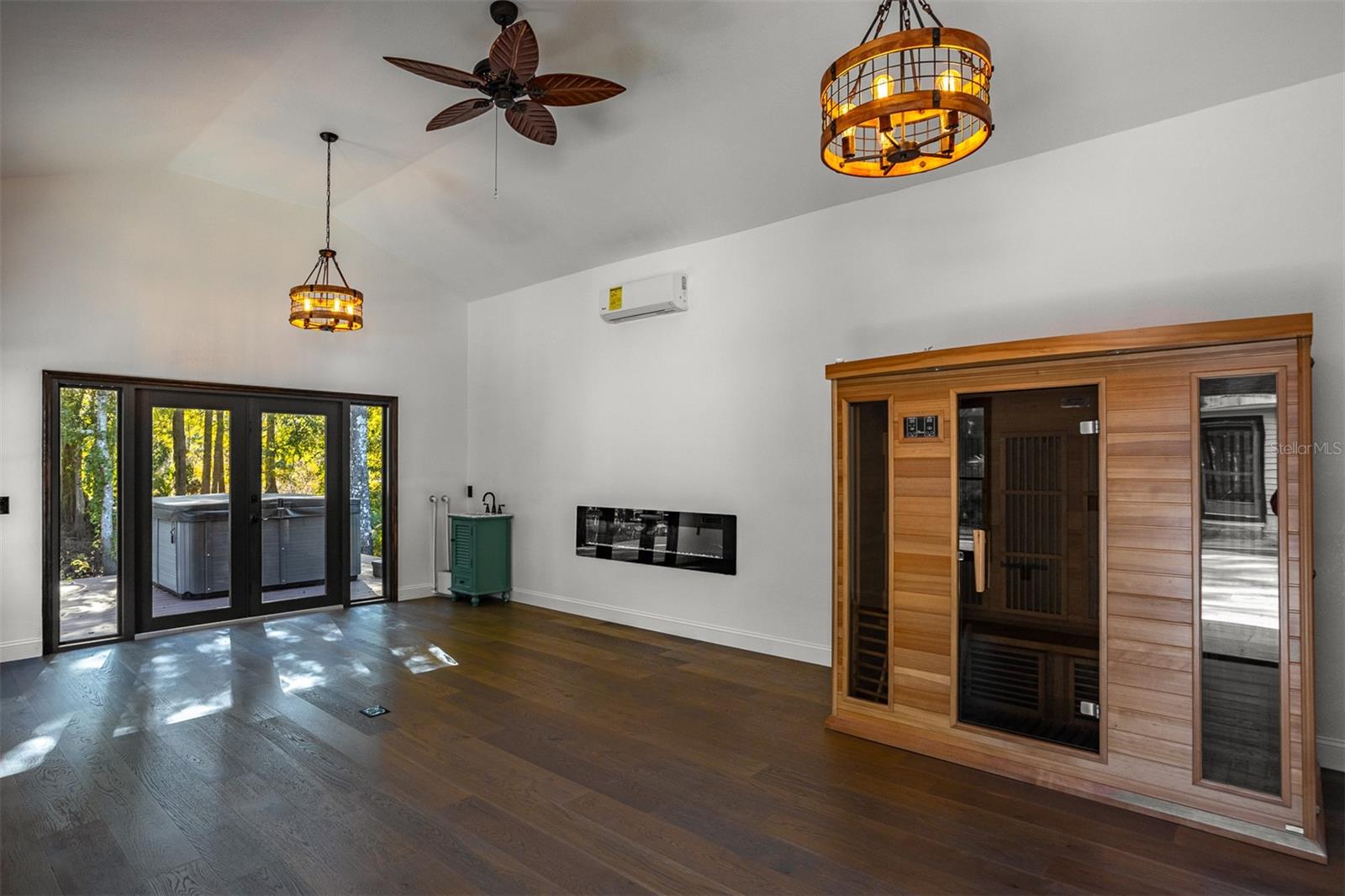 CRANES ROOST - Residential