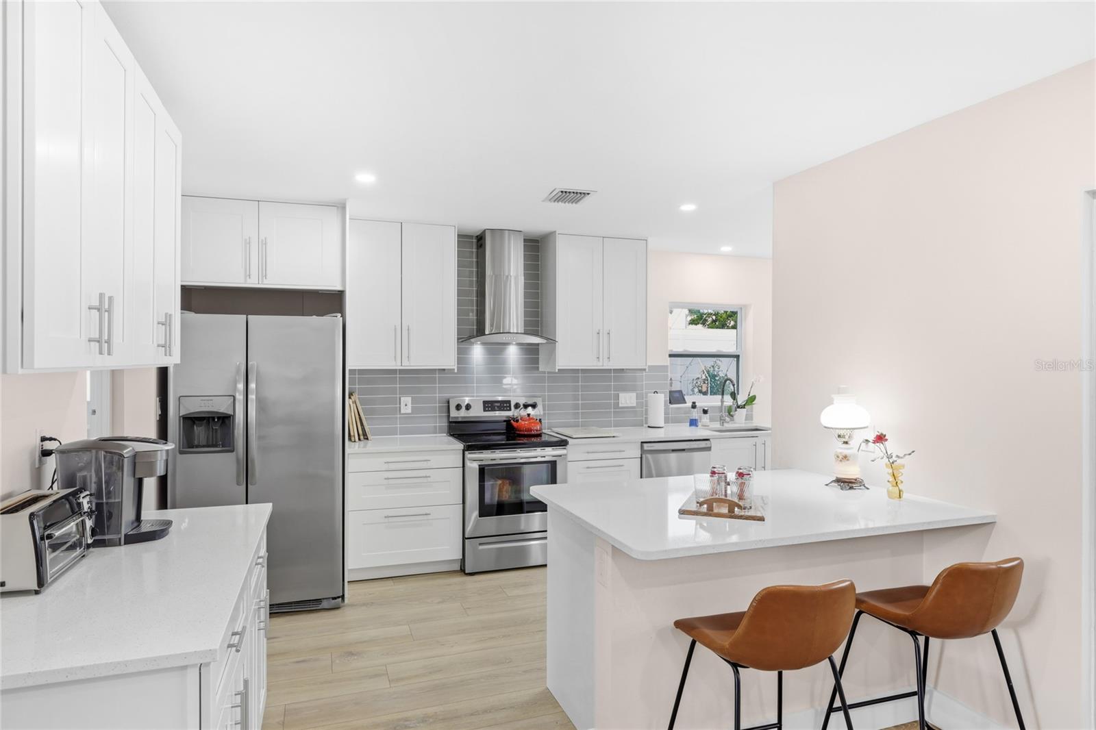 COUNTRY CLUB HEIGHTS - Residential