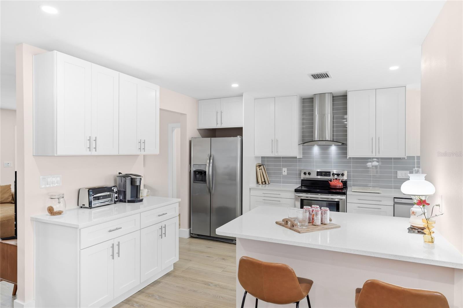 COUNTRY CLUB HEIGHTS - Residential