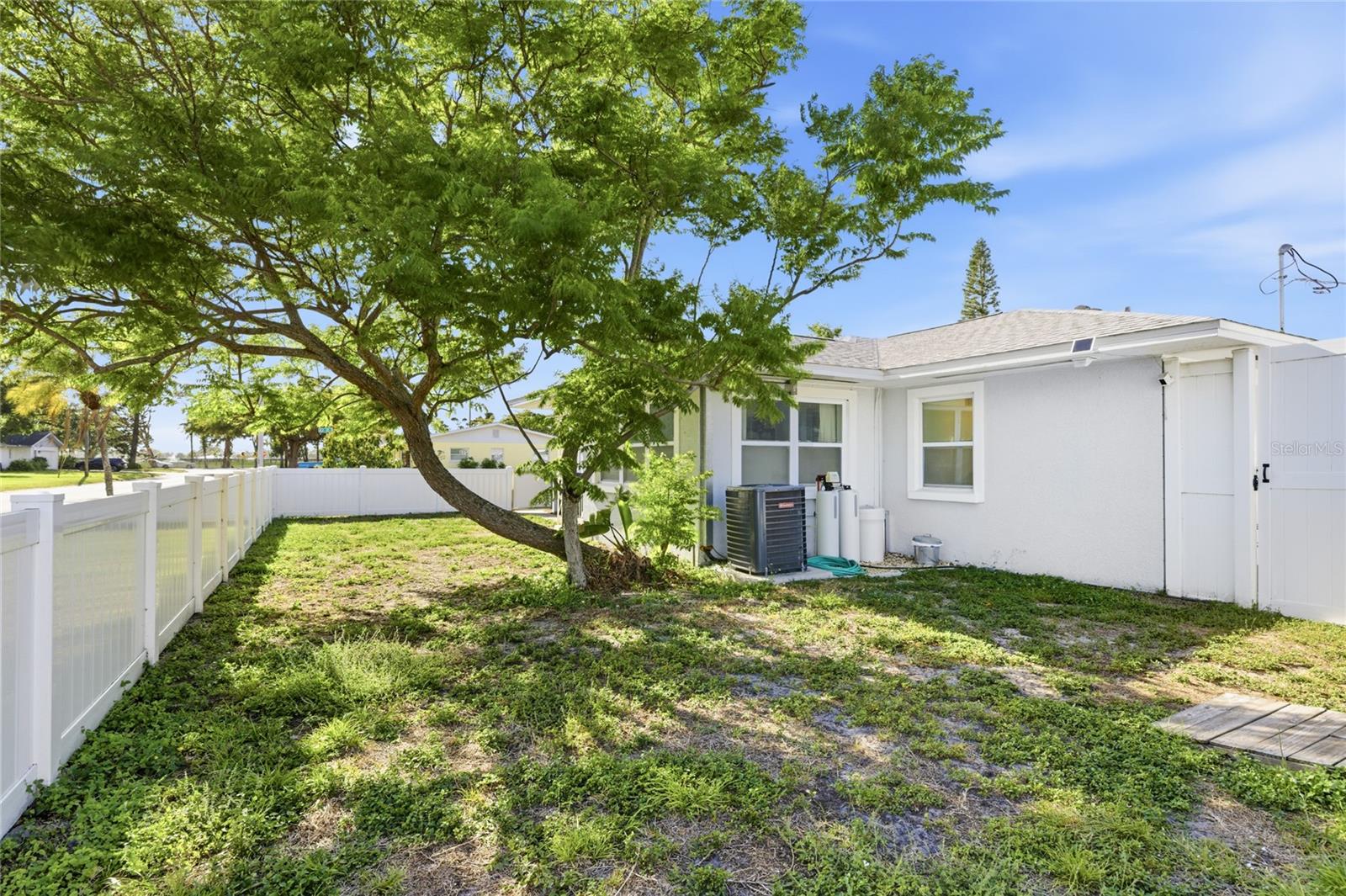 COUNTRY CLUB HEIGHTS - Residential