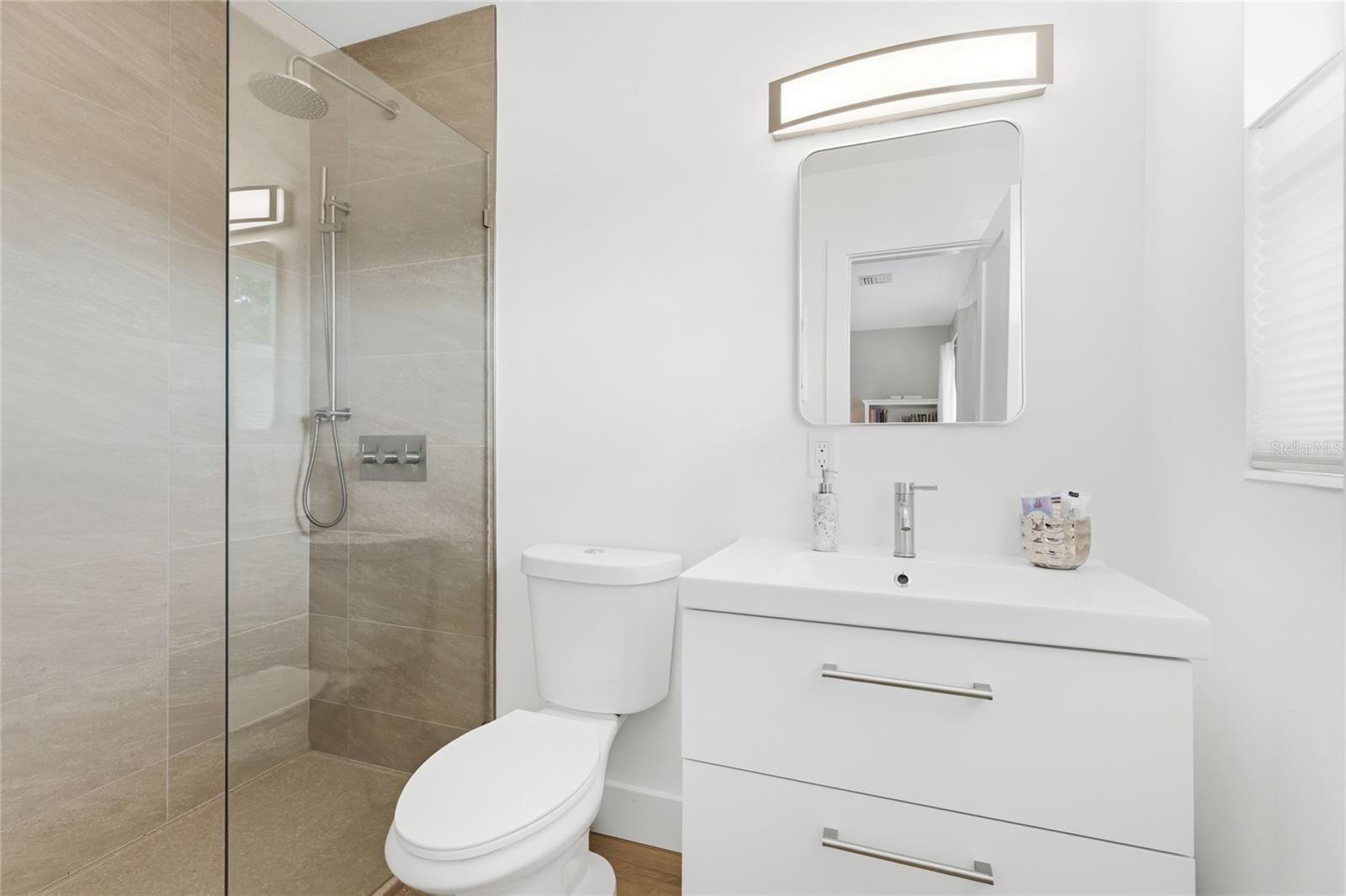 COUNTRY CLUB HEIGHTS - Residential