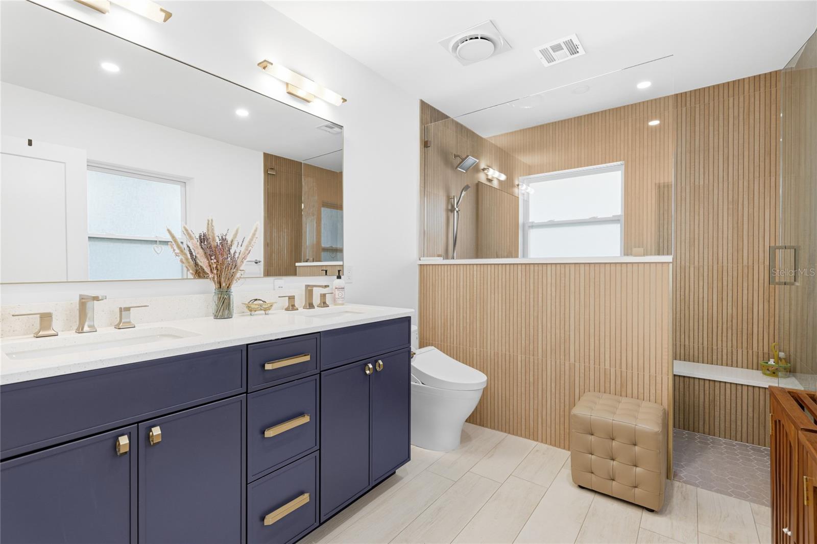 COUNTRY CLUB HEIGHTS - Residential