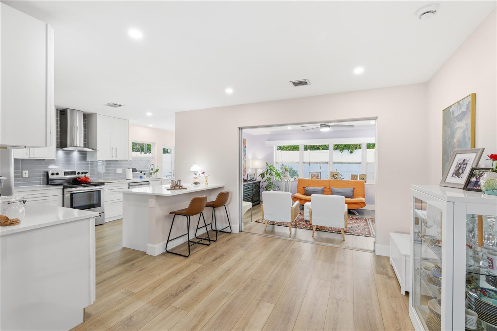 COUNTRY CLUB HEIGHTS - Residential