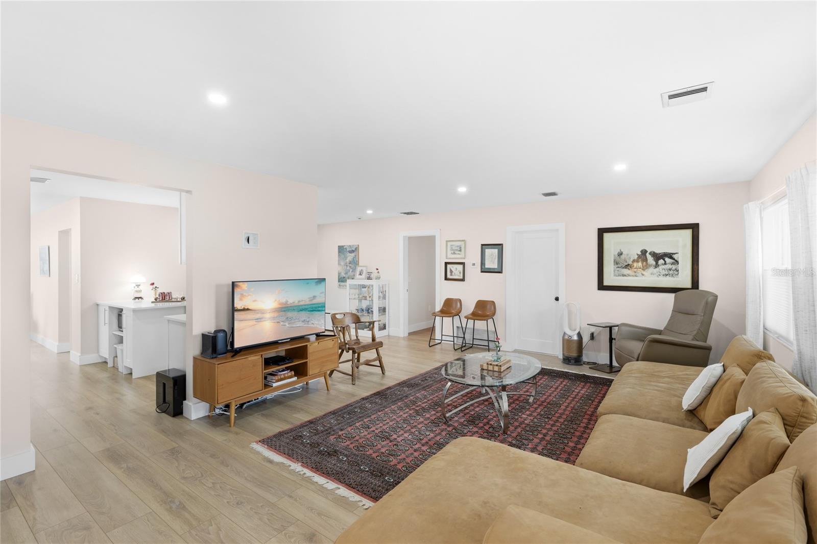 COUNTRY CLUB HEIGHTS - Residential