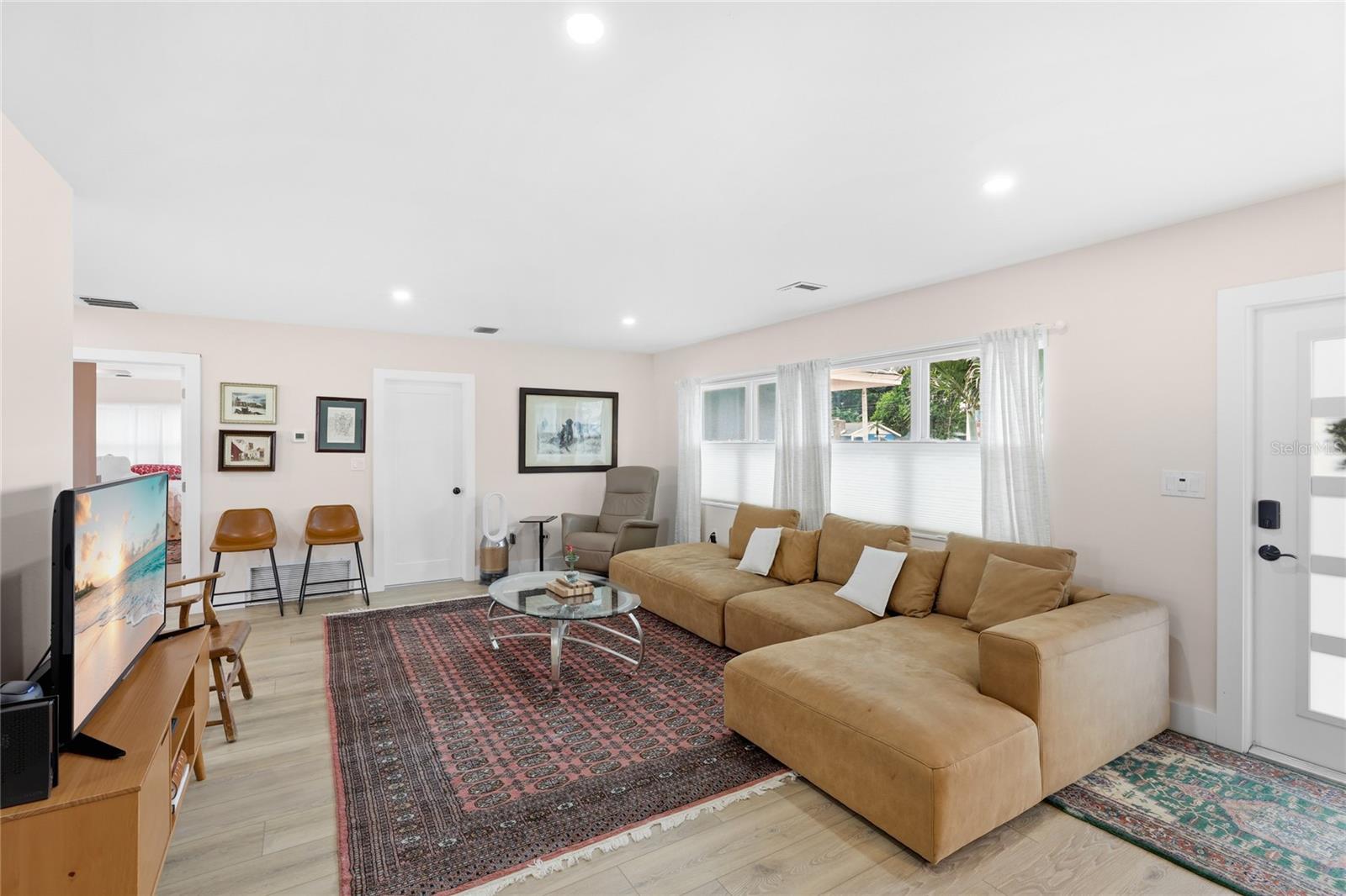 COUNTRY CLUB HEIGHTS - Residential