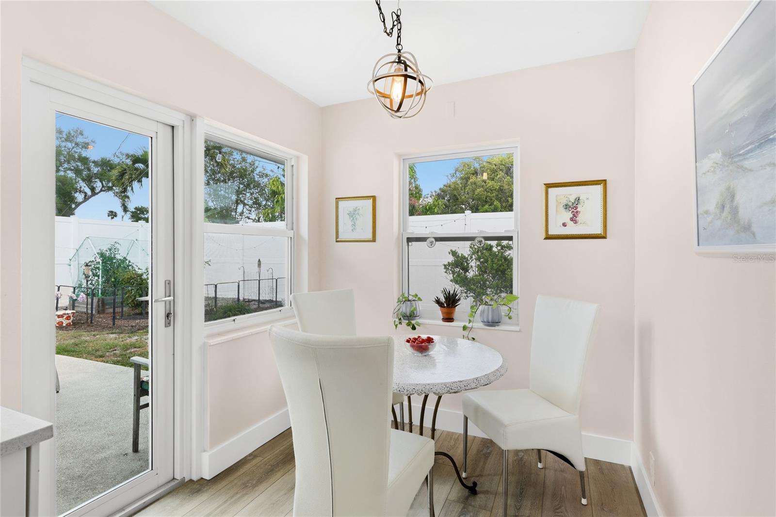 COUNTRY CLUB HEIGHTS - Residential