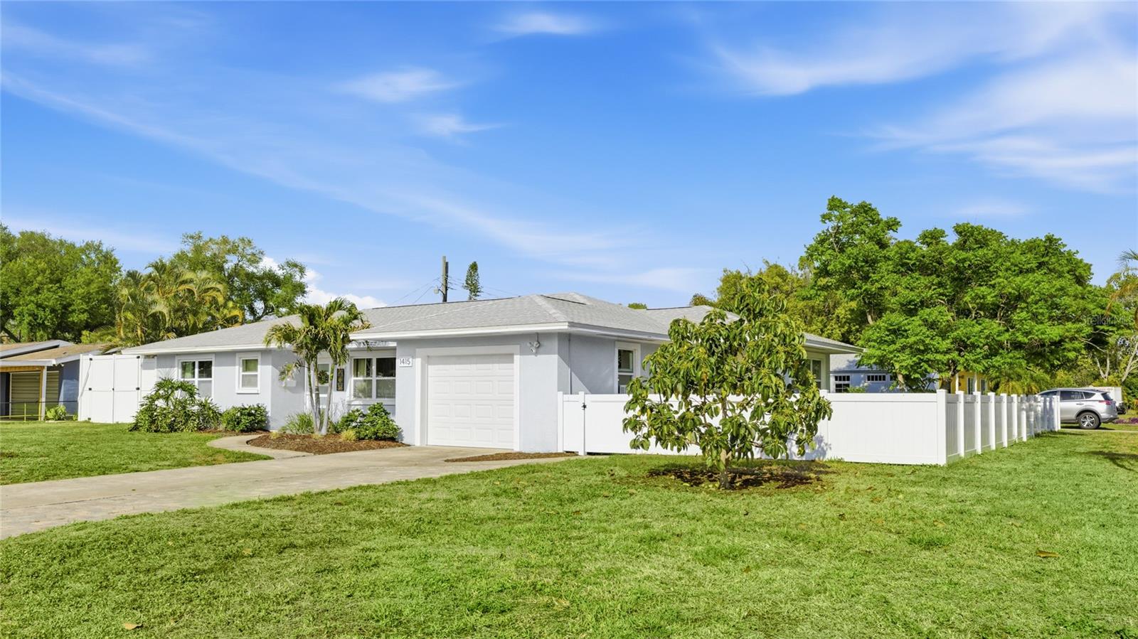 COUNTRY CLUB HEIGHTS - Residential