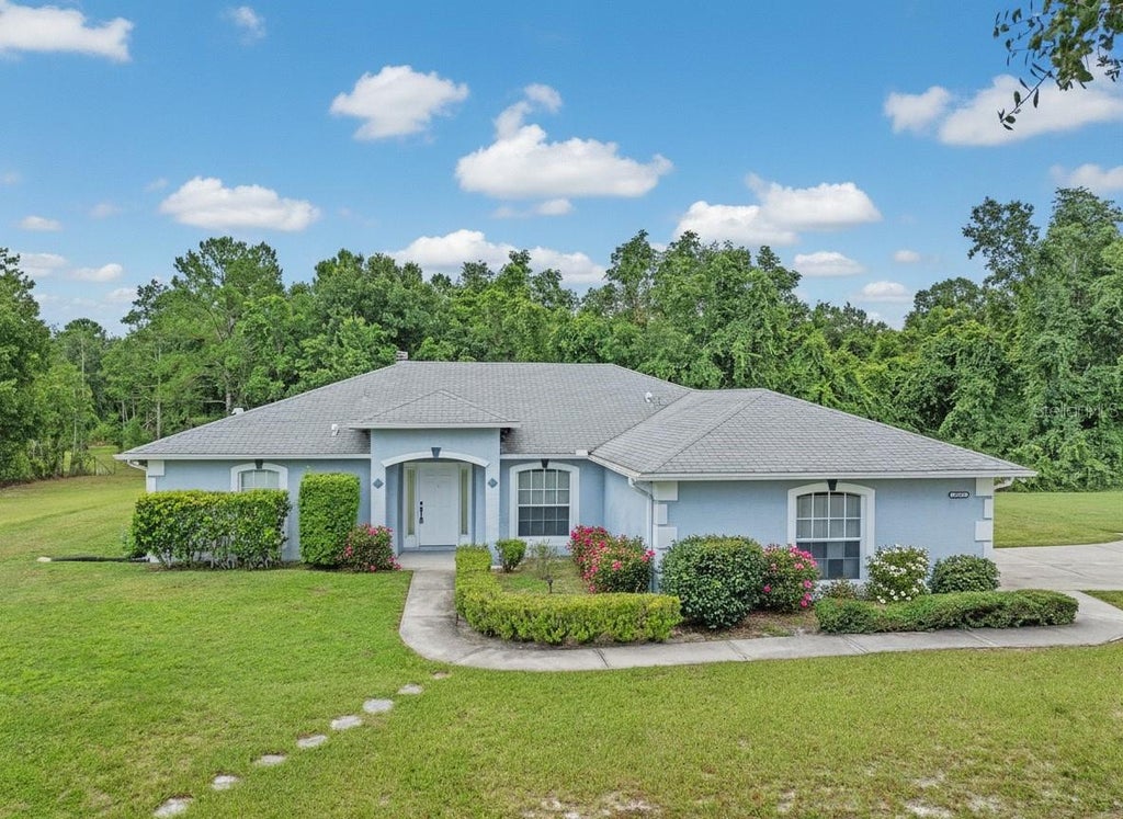 Photo of 32543 Ponderosa Avenue, Deland, FL 32720 (MLS # V4950718)