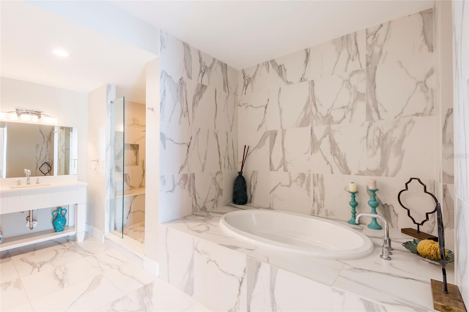 AQUALEA RESIDENCES CONDO - Residential