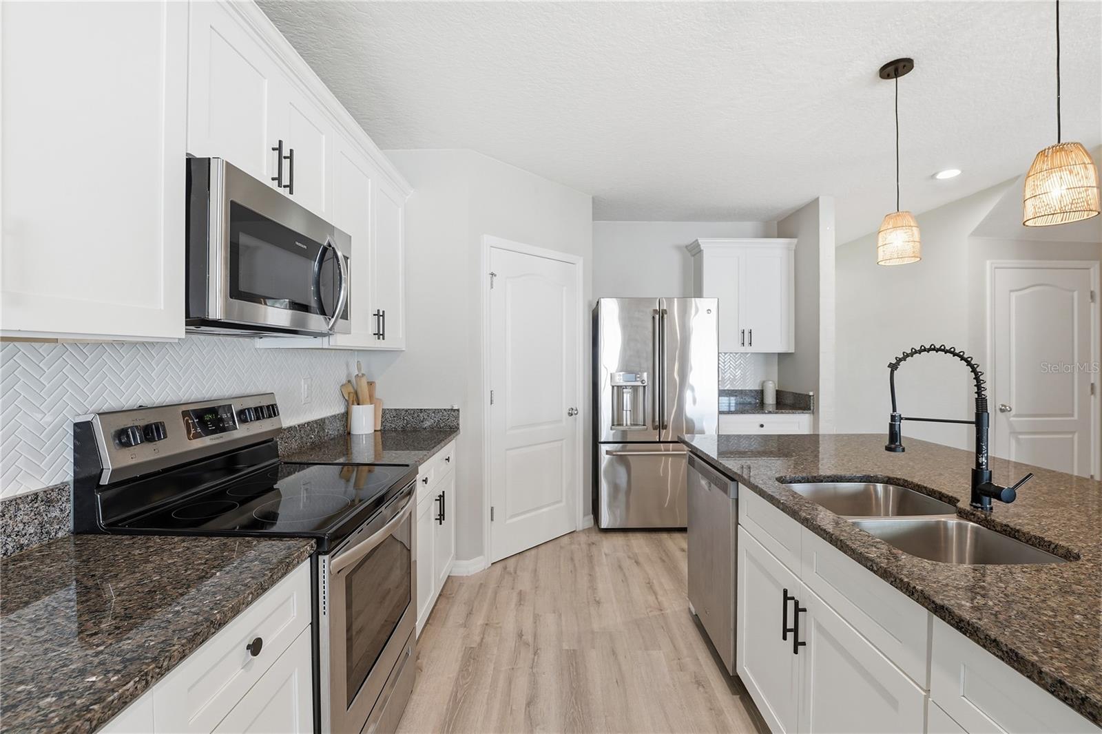 CANOPY WALK PH 1 - Residential