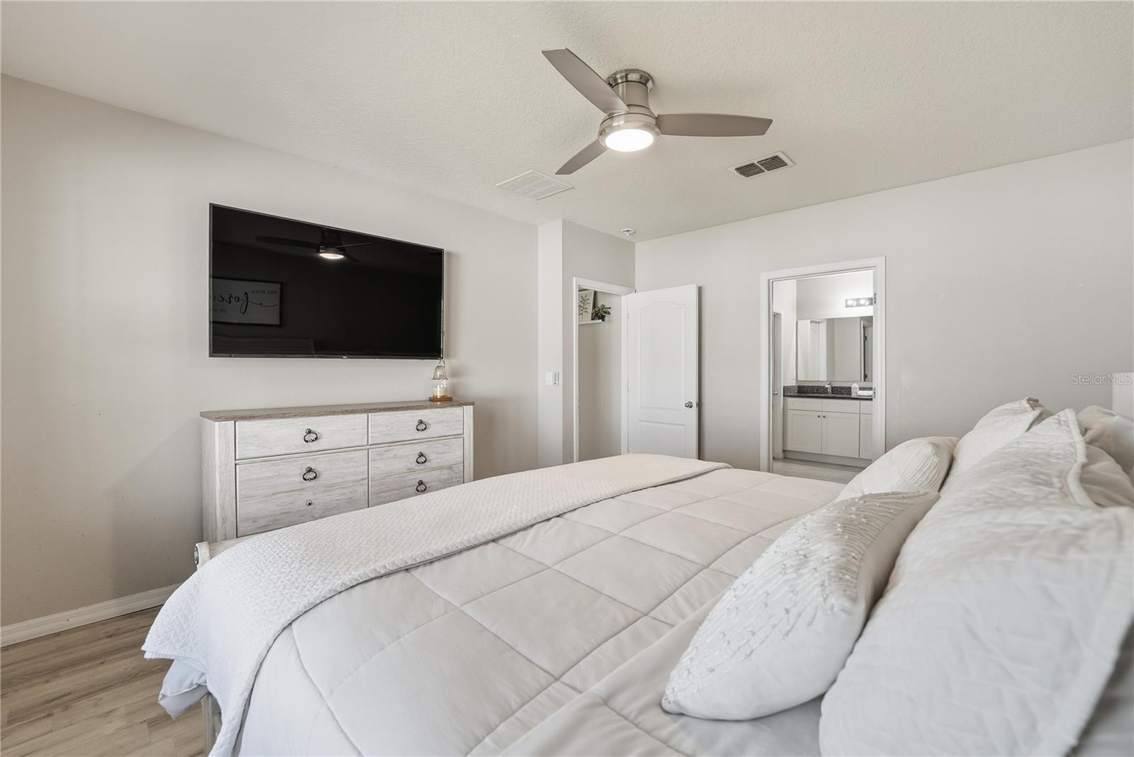 CANOPY WALK PH 1 - Residential