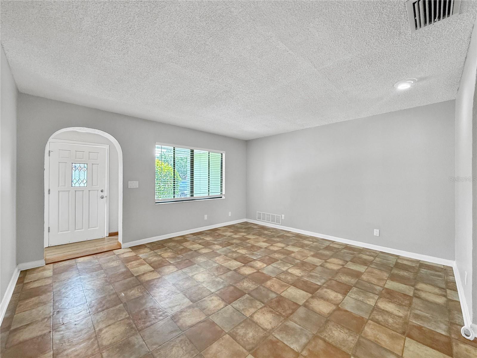 PALM COAST/BERNARD MDWS SEC 81 - Residential Lease