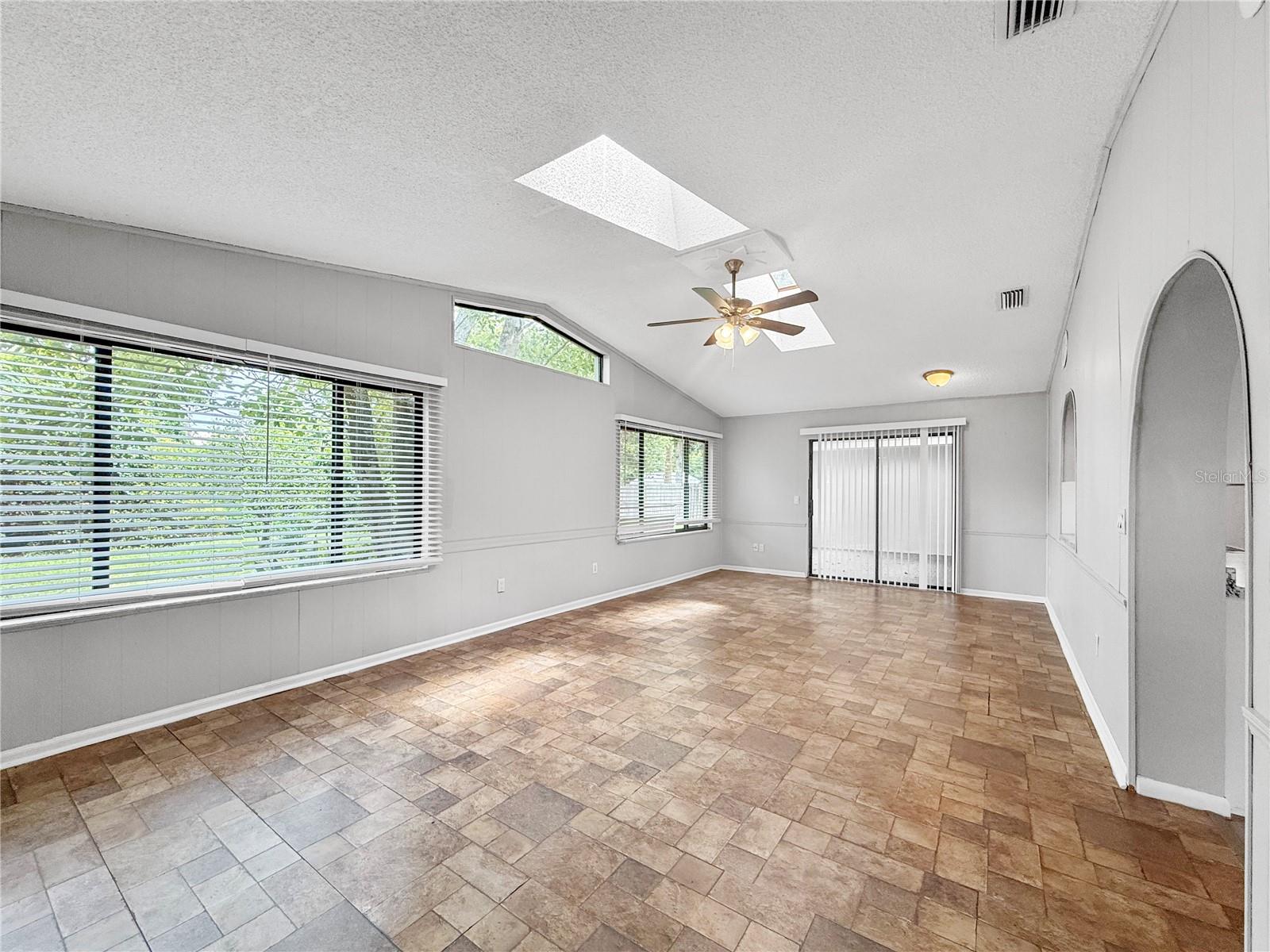 PALM COAST/BERNARD MDWS SEC 81 - Residential Lease