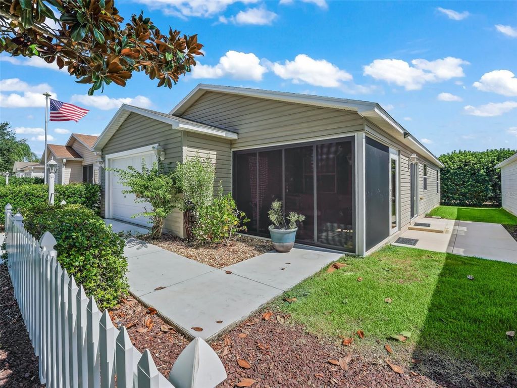 Photo of 1322 Hollyberry Place, The Villages, FL 32162 (MLS # OM705544)