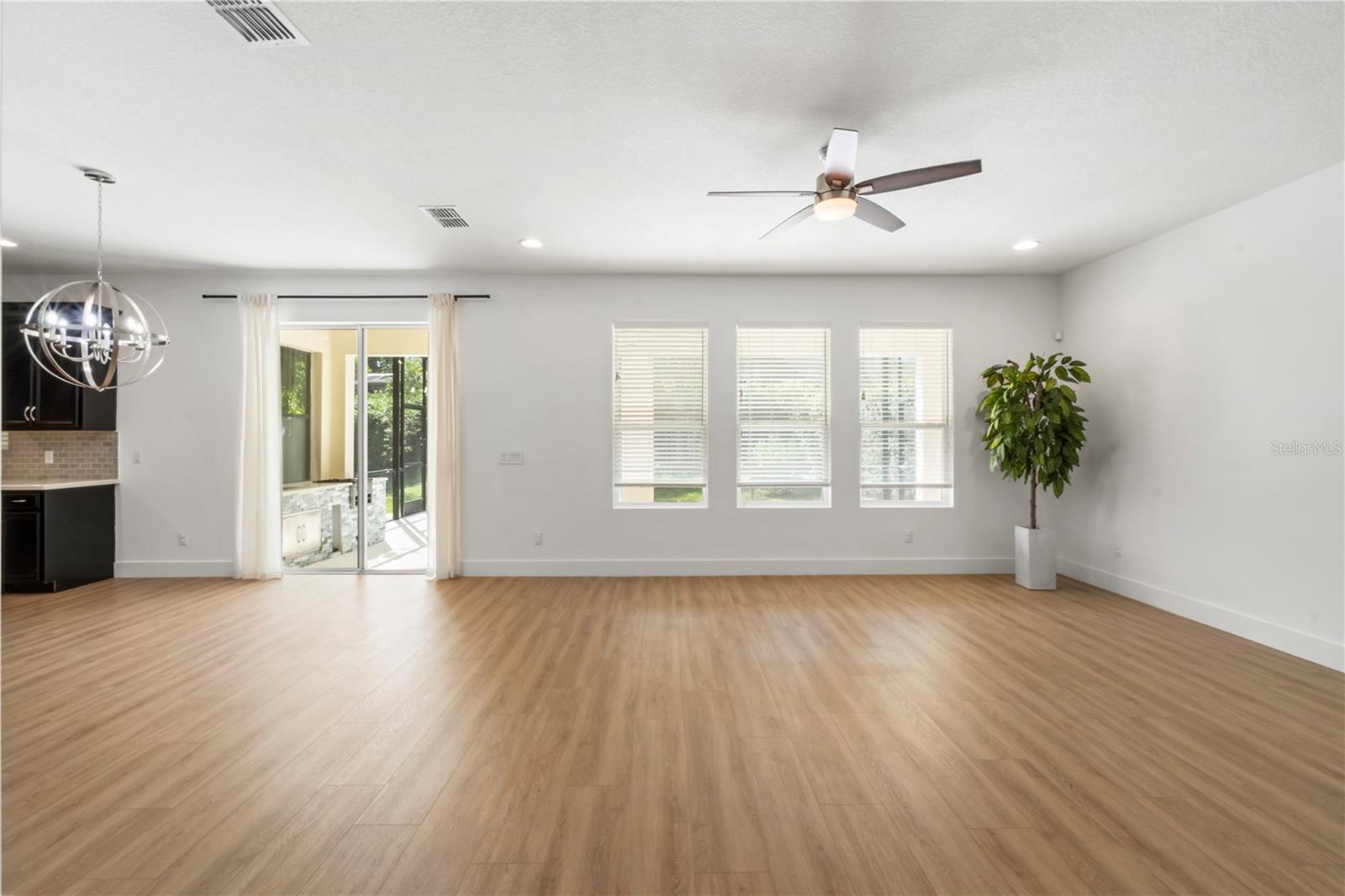 WEST LAKE HANCOCK ESTATES - Residential