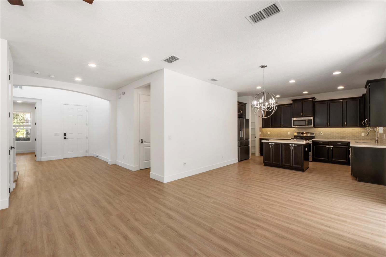 WEST LAKE HANCOCK ESTATES - Residential