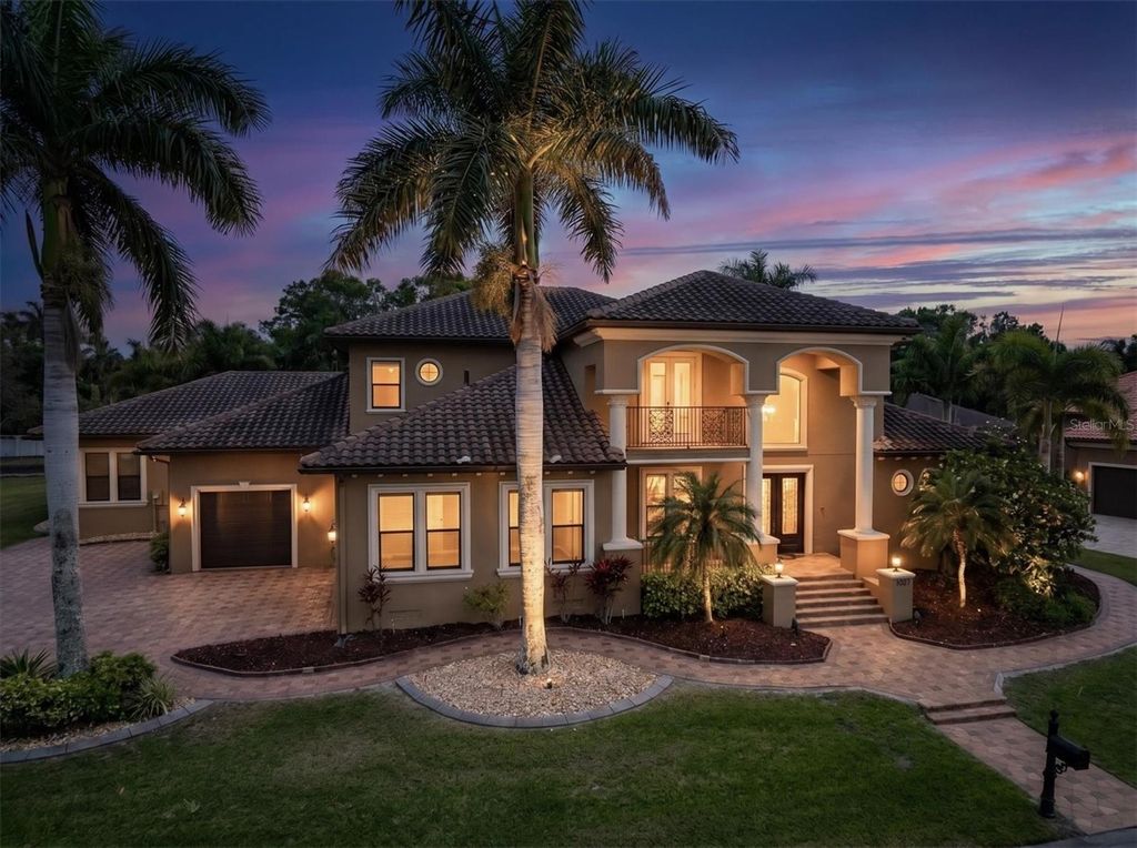 Photo of 1067 Ashland Avenue, Tarpon Springs, FL 34689 (MLS # TB8506106)
